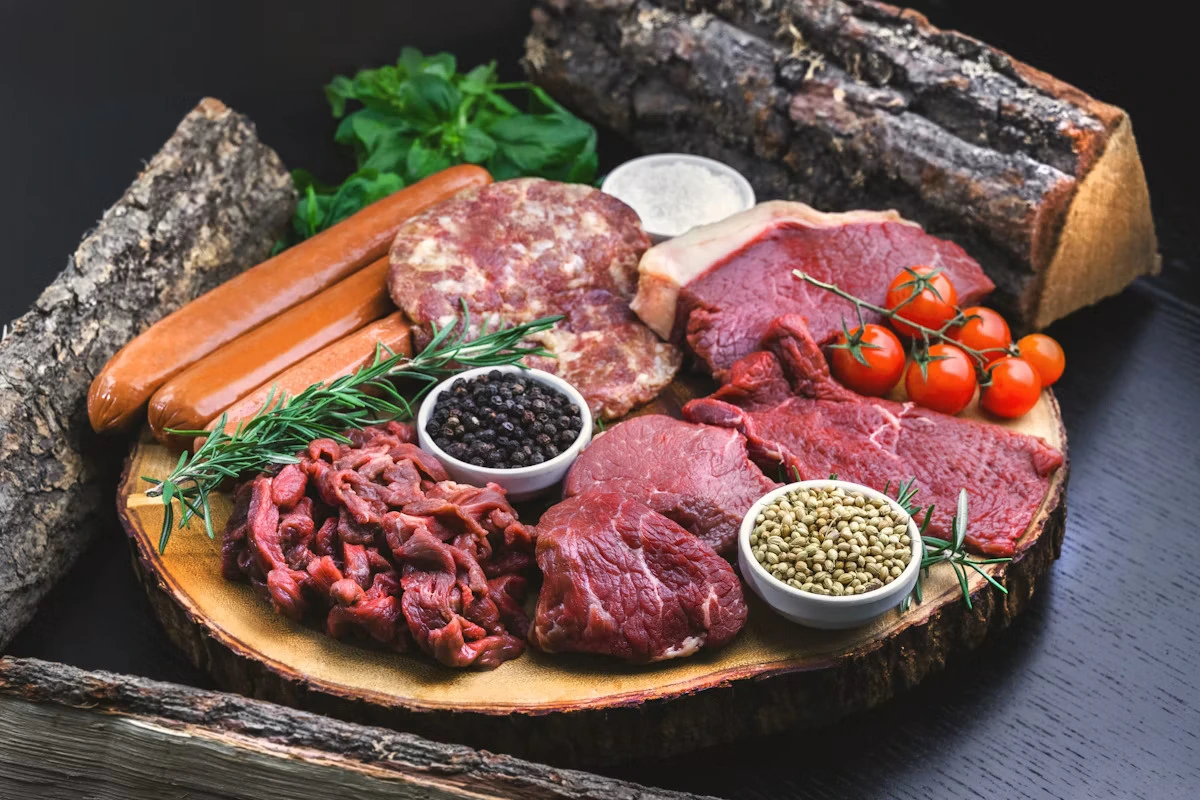 Cortes de proteína animal congelada: aves, bovinos e cordeiro